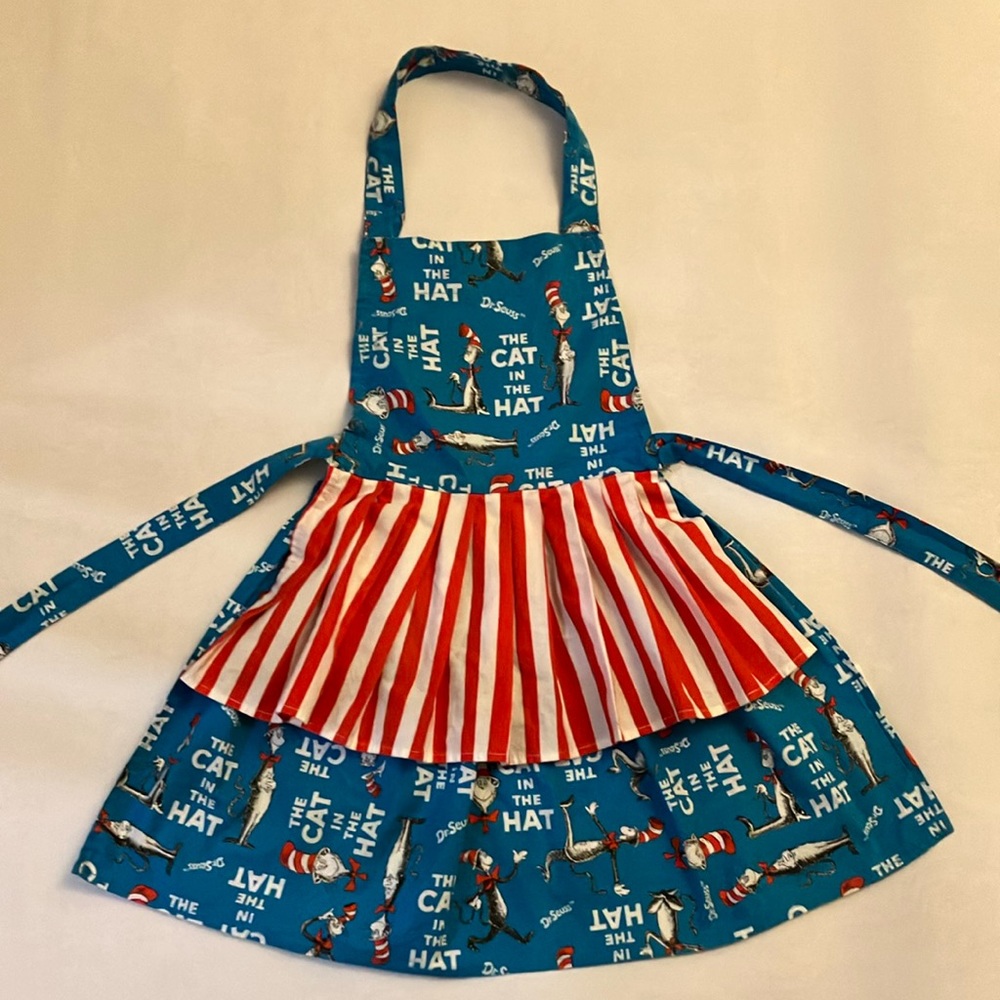 Dr Seuss By ASD Living Cat in the Hat Print Apron Girls Small.